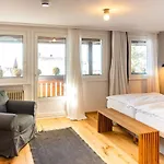 Hotel Der Hirschen 3*
