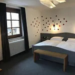 Der Hirschen Hotell 3*