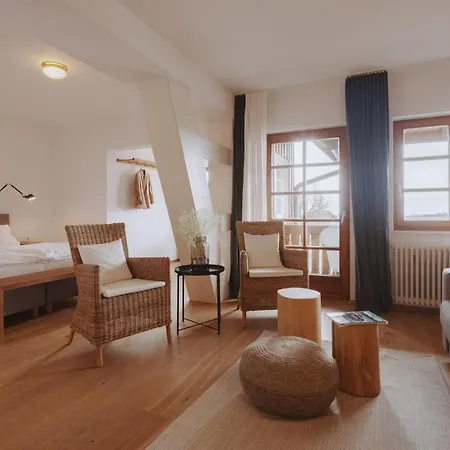 Der Hirschen Hotel 3*