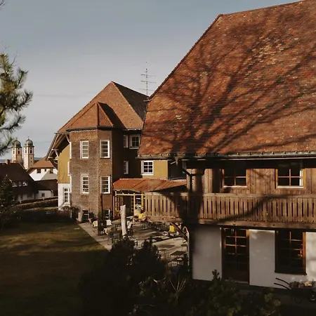 Der Hirschen Ξενοδοχείο 3*