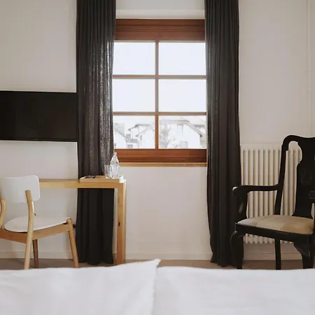 Hotel Der Hirschen 3*