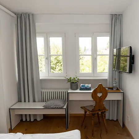 Hotel Der Hirschen 3*