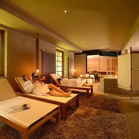 Hotel Der Hirschen 3*